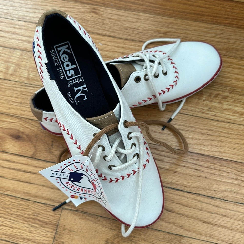 NWOB Keds Kansas City pennant canvas baseball sneakers.